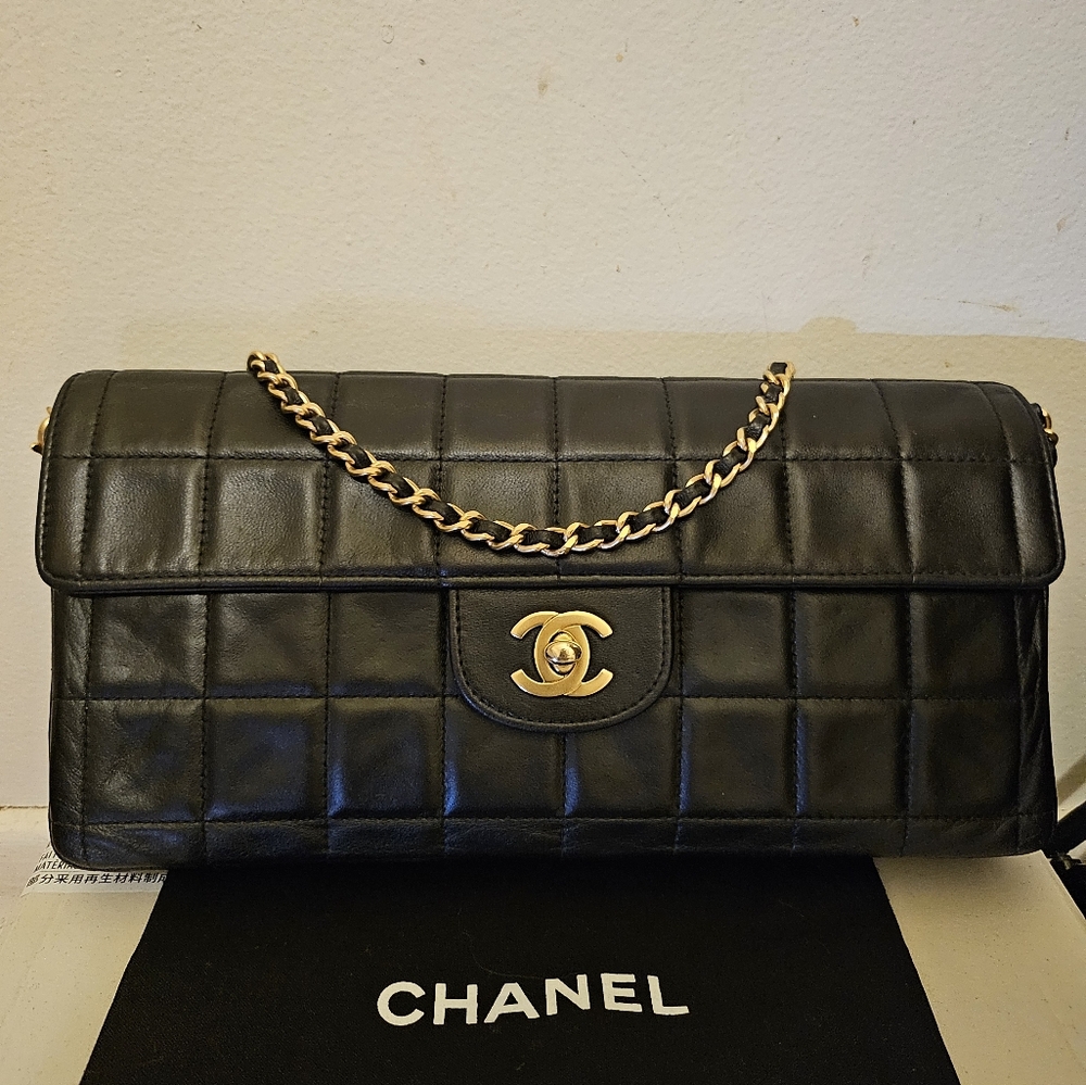Vintage Chanel chocolate Bar Leather Handbag